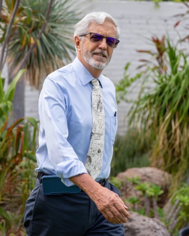 Ing. Enrique López Vázquez, fundador de Lobo10 & Company